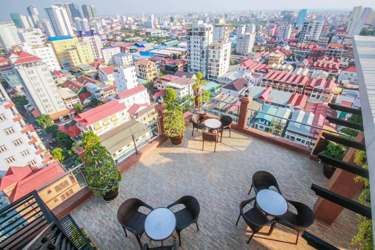 Queen Mansion Phnom-Penh Buitenkant foto